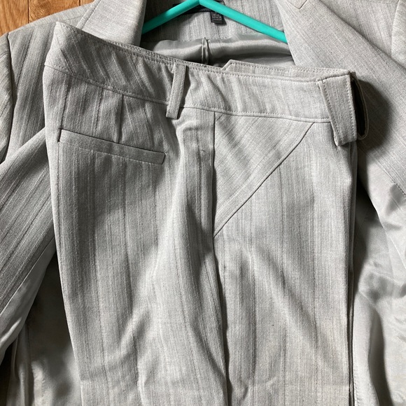 Blazer and dress pants - Picture 5 of 8